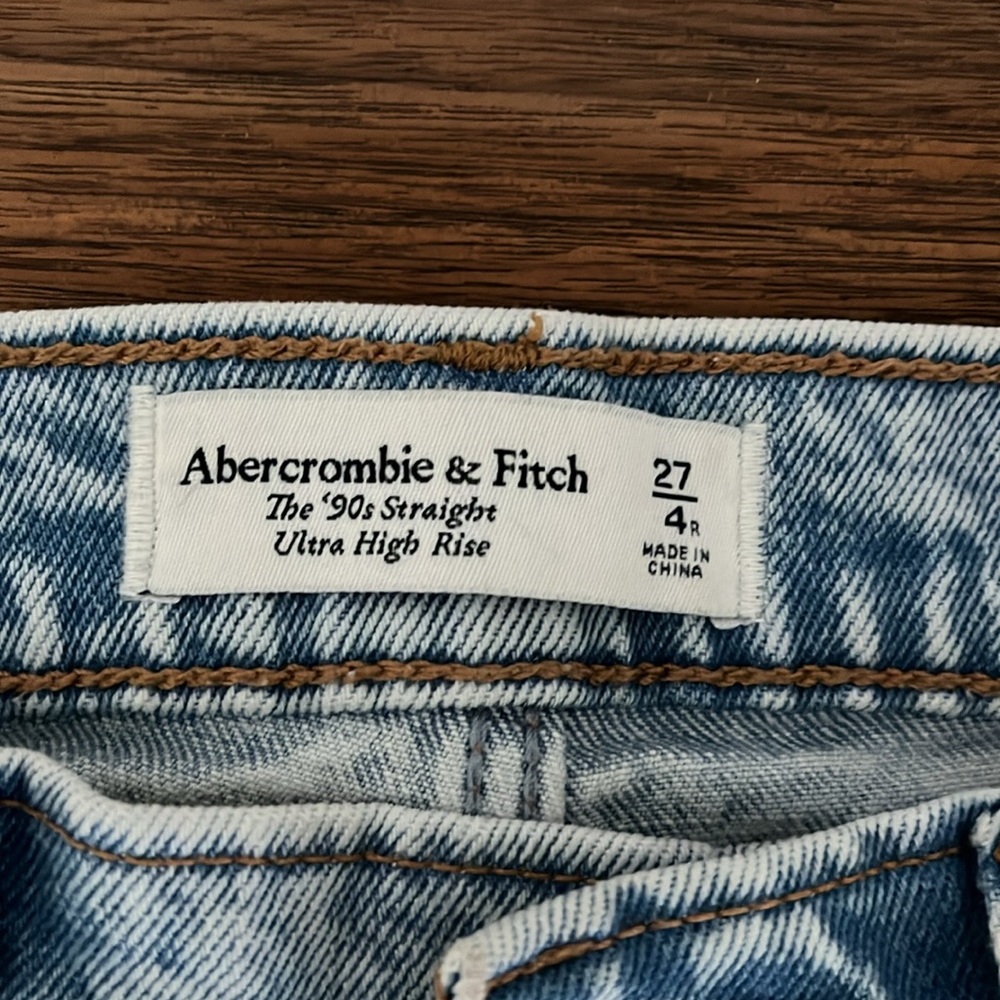 Abercrombie & Fitch 90s straight ultra high Rise Jeans - Picture 3 of 3